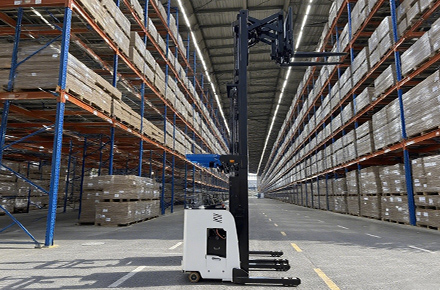 Reach trucks