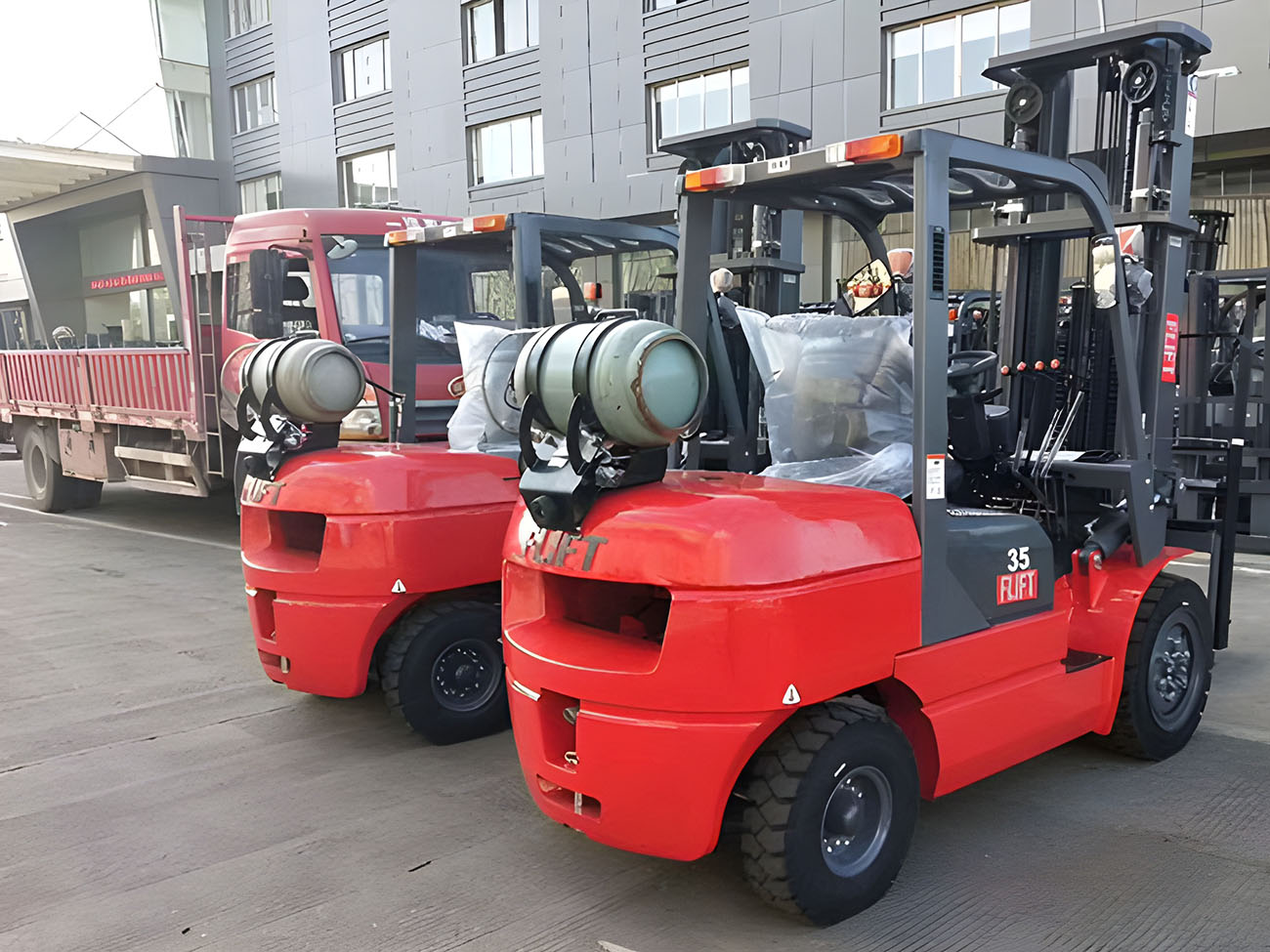 Key Advantages of Our Dual-Fuel Forklifts